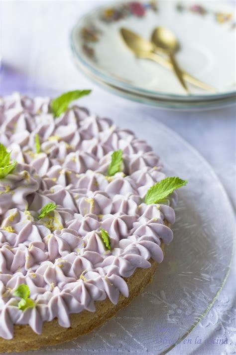 Tarta De Crema Madame Con Violetas Tartas Recetas De Comida Dulces