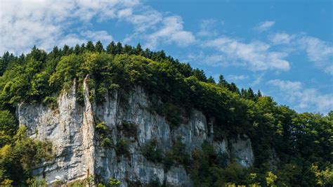 Falaise 1 Source Du Lison Nans Sous Saint Anne Mathias