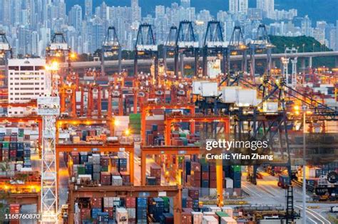 4,882 Shipping Container Night Stock Photos, High-Res Pictures, and ...