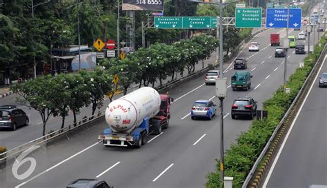 Truk Dilarang Melintas Di Tol Dalam Kota Saat Arus Mudik Foto