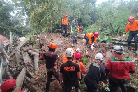 Penyebab Longsor Di Jalur Rel Kereta Api Bogor Sukabumi Akibat Curah