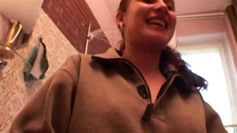 Brunette Duitse Babe Zuigt Graag Aan Een Geladen Snavel Xhamster