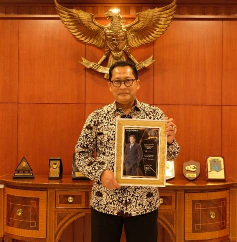 Indonesia Best CEO Award 2021 MAJALAH EKSEKUTIF Terbit Sejak 1979