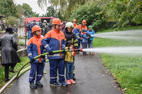 Jugendfeuerwehr rückt zur Schauübung aus Feuerwehr Eigeltingen