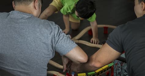 Singaporean Same Sex Couple Finally Allowed To Adopt Surrogate Son After 4 Years WORLD OF BUZZ