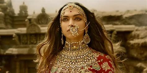 Padmaavat: Deepika Padukone CREATES HISTORY! - Bollyworm