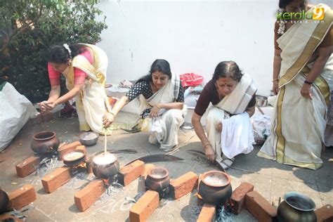 Actress At Attukal Pongala Photos Kerala