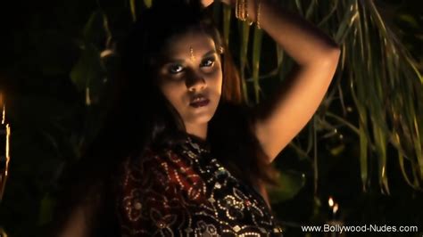 Beautiful And Arousing Indian Woman Naked And Nude And Hot