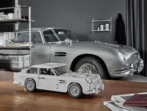 The Official LEGO James Bond Aston Martin DB5 Looks Fantastic