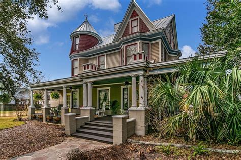 1905 Queen Anne Victorian In Jacksonville Florida — Captivating Houses