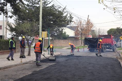 CONTINÚAN LAS OBRAS DE BACHEO EN MONTE GRANDE Esteban Echeverría