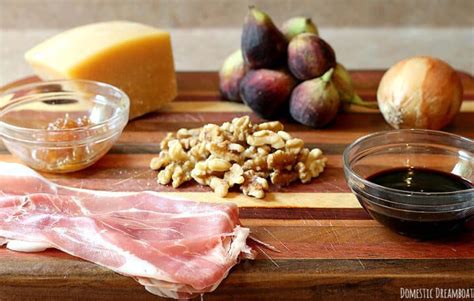 Fresh Fig Salad with Crispy Prosciutto and Parmesan