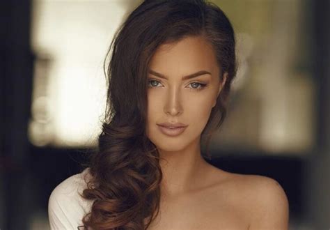 10 Hot Sexy Ola Przywitowska Bikini Pics