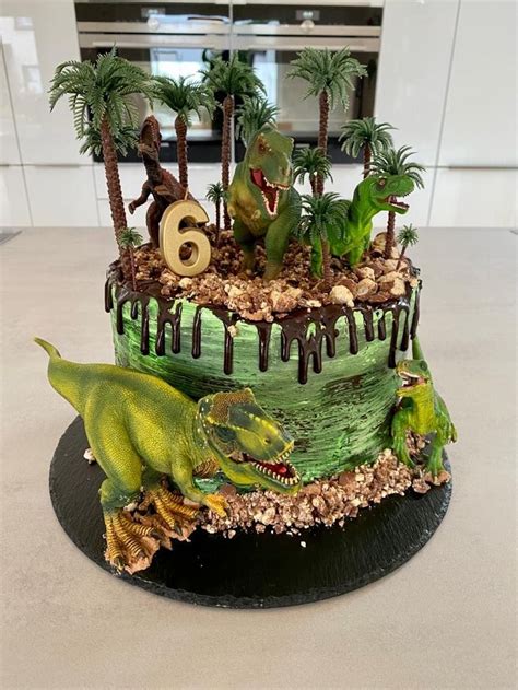 Dinosaurier Torte In Kindergeburtstag Kuchen Dino Kuchen Baby