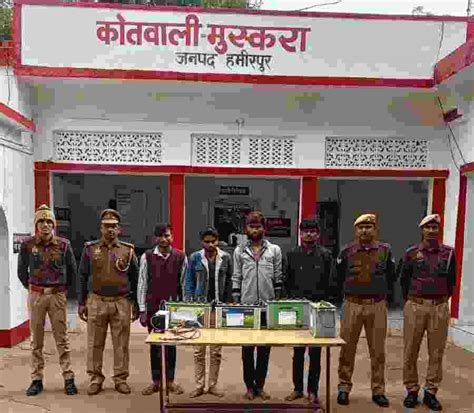 उत्तर प्रदेश मंदिर में हुई चोरी की घटना का पुलिस ने किया खुलासा 4