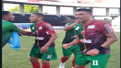 Em jogo de oito gols Petrolina vence Torres e se garante na próxima