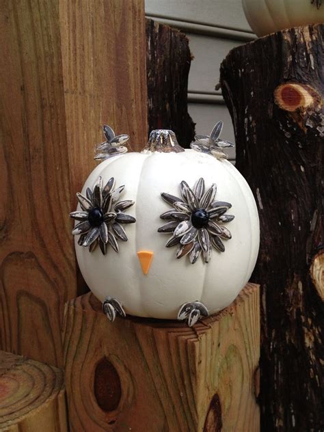 10+ White Pumpkin Carving Ideas – HomeDecorish