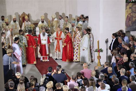 PERIĆ U BRANKOVCU Patrijarh Porfirije jutros služio liturgiju u