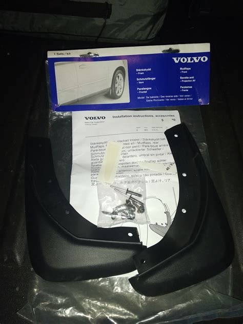 Передние брызговики — Volvo V50, 2,4 л, 2008 года | запчасти | DRIVE2
