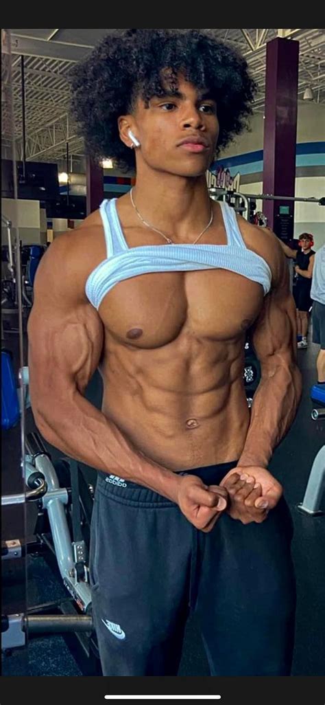 Pin By Jay Daricus On M Hot Black Guys Attractive Black Men Black Muscle Men