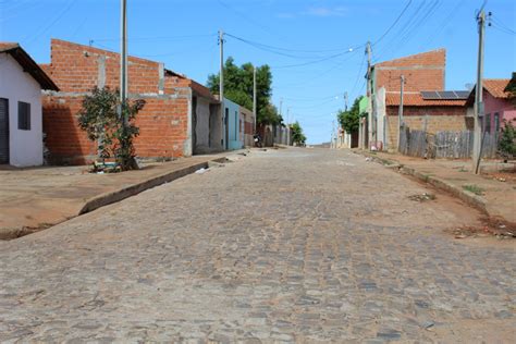 Prefeitura de Picos realiza obras de revitalização das vias em