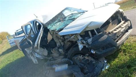 Violento Accidente Entre Una Camioneta Y Un Tractor Diario Junin