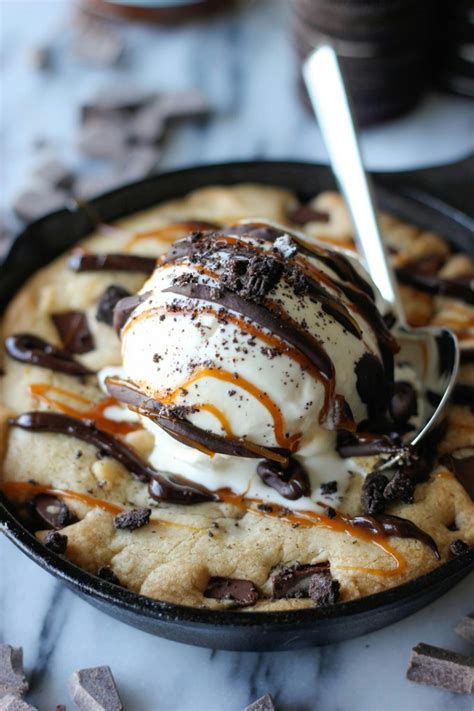 Pizza Hut S Ultimate Hershey S Chocolate Chip Cookie Is Basically Dessert In Pizza Form