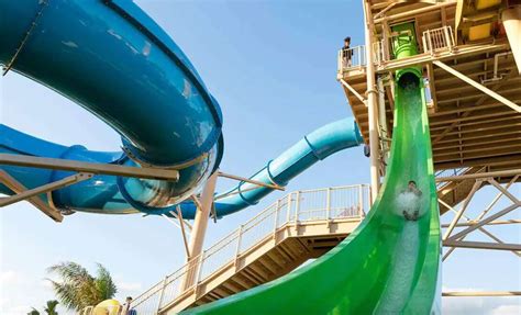 The 8 Best Florida Water Parks For Family-Friendly Fun