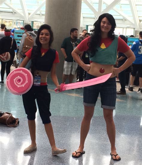 Beach City Bugle Steven Universe Cosplay Gathering At Stan Lee S La