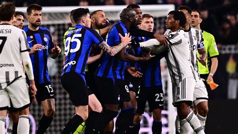 As Expected Juan Cuadrado Handed A Three Game Ban Juvefc