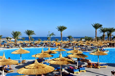 Hurghada Egypt October Unidentified People Swim And