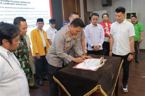 Penanda Tanganan Kesepakatan Komitmen Bersama Wujudkan Pilkada Serentak