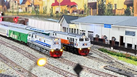 Drama Merakit Mainan Kereta Api Panjang CC206 Gerbong Panoramic CC203