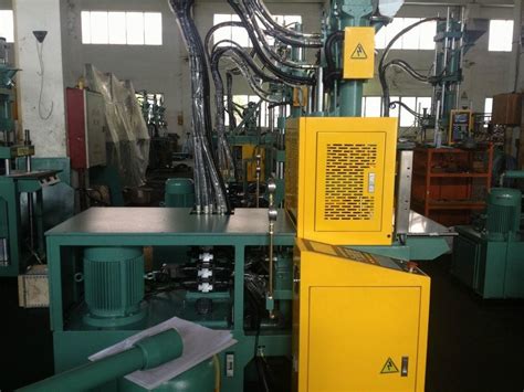 Small Vertical Injection Molding Machine FT 400 FOMTEC China