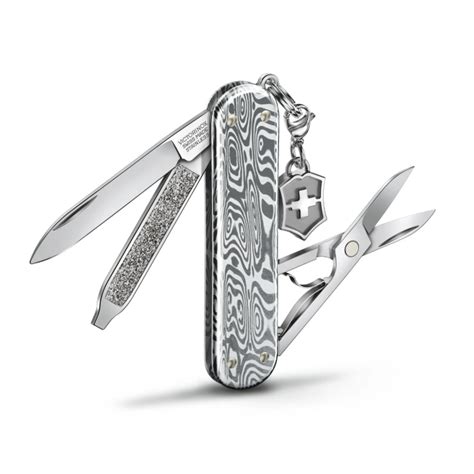 Victorinox Classic SD Brilliant Damast 2