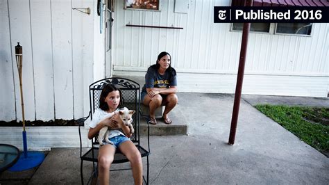 Life in Obamacare’s Dead Zone - The New York Times