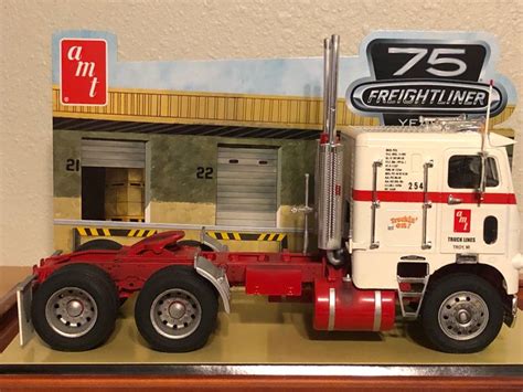 Amt White Freightliner Coe In Model Truck Kits Freightliner