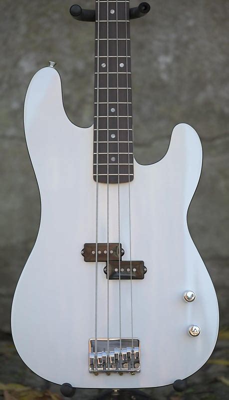 Fender Aerodyne Special Precision Bass Bright White Reverb France