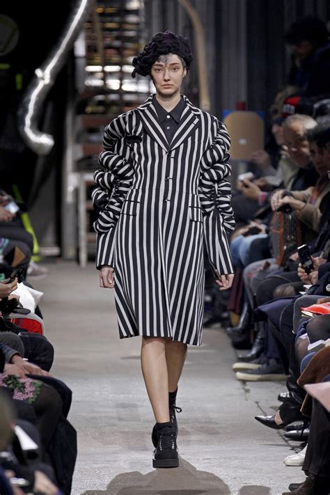 Comme Des Garcons Ready To Wear Fashion Show Collection Fall Winter