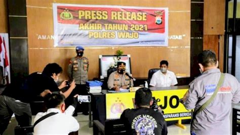 Rilis Pers Akhir Tahun 2021 Polres Wajo Kasus Narkoba Menurun