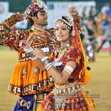 Pin de Gaurika en dandiya / garba | India, Trajes