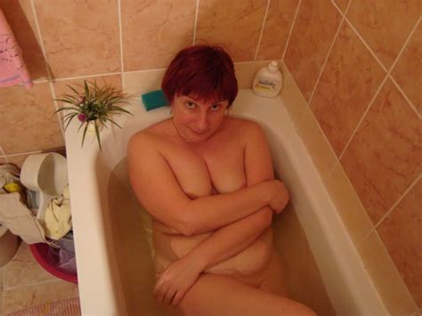 Bathing Bathtub Mouth Room Porn Pic