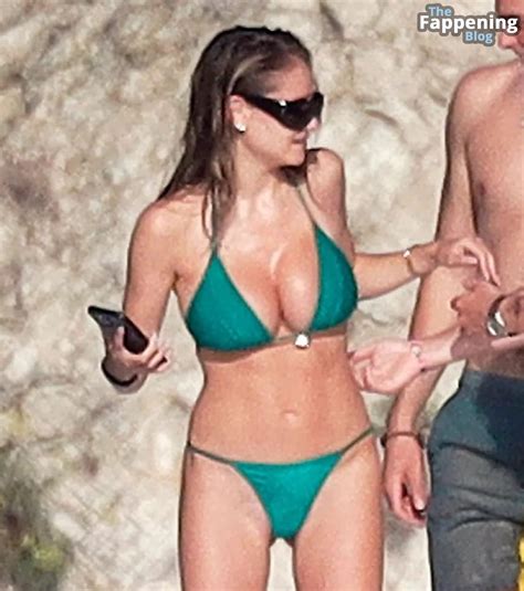 Leni Klum Shows Off Her Sexy Bikini Body While Enjoying The Sun With In The South Of France