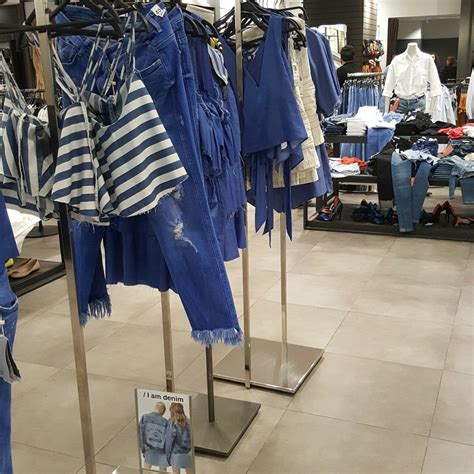 Uniqlo Istanbul, Turkey - Last Updated December 2022 - Yelp