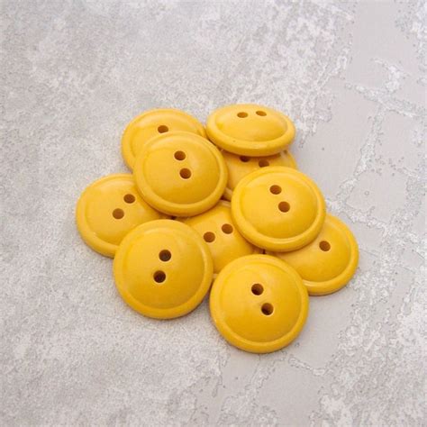 Golden Yellow Buttons 19mm 3 4 Inch Happy Mustard Yellow Sewing Buttons 10 Nos Vtg Glossy