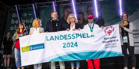 Sonrw Fahne übergeben Landesspiele 2024 In Münster