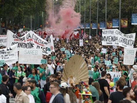 Manifestació multitudinària a Madrid per exigir la rebaixa de lloguers