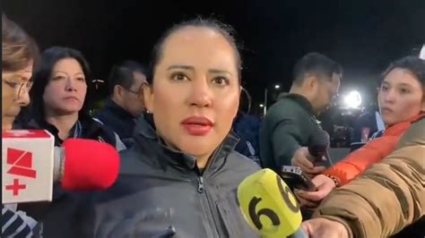 Envivo En El Z Calo De La Cdmx Para Preguntarle A La Gente Si Le