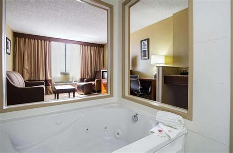 11 Hotels with Hot Tub in Room in Cleveland, Ohio