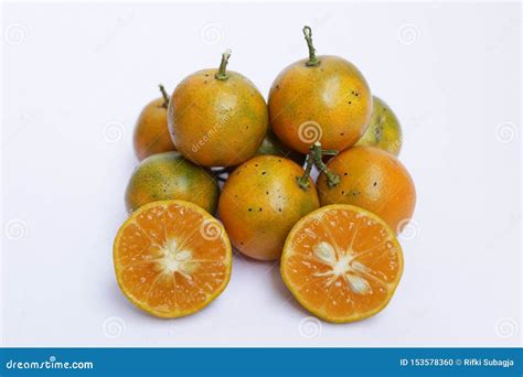 Jeruk Kasturi in Indonesian or Calamansi on White Background Stock Photo - Image of tangerine ...